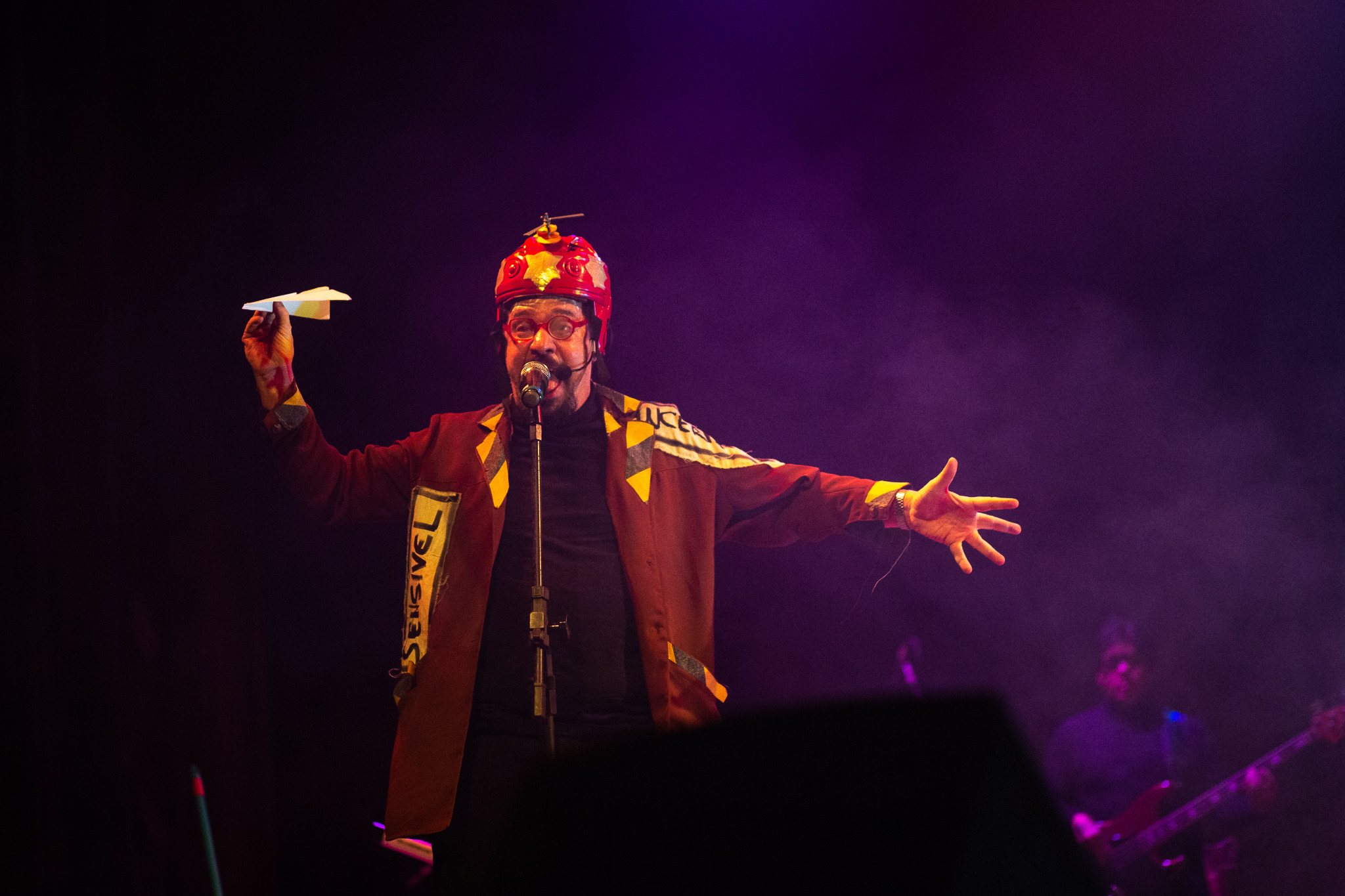 Depois de temporadas de sucesso no Rio de Janeiro e São Paulo, espetáculo inédito “Raul Seixas, O Musical”, chega em Curitiba