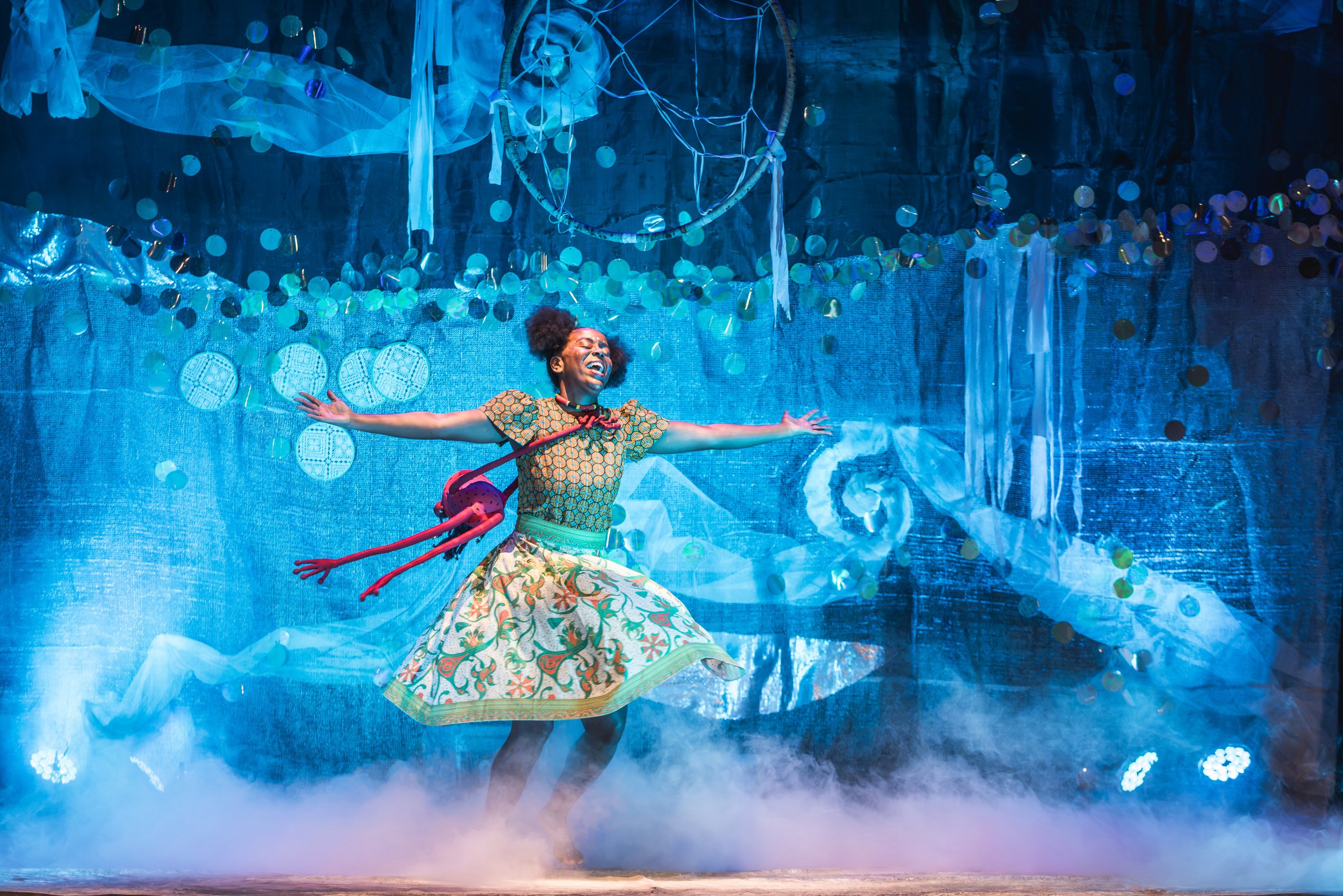 CAIXA Cultural Curitiba recebe o premiado musical infantil "Ombela - A Origem das Chuvas"