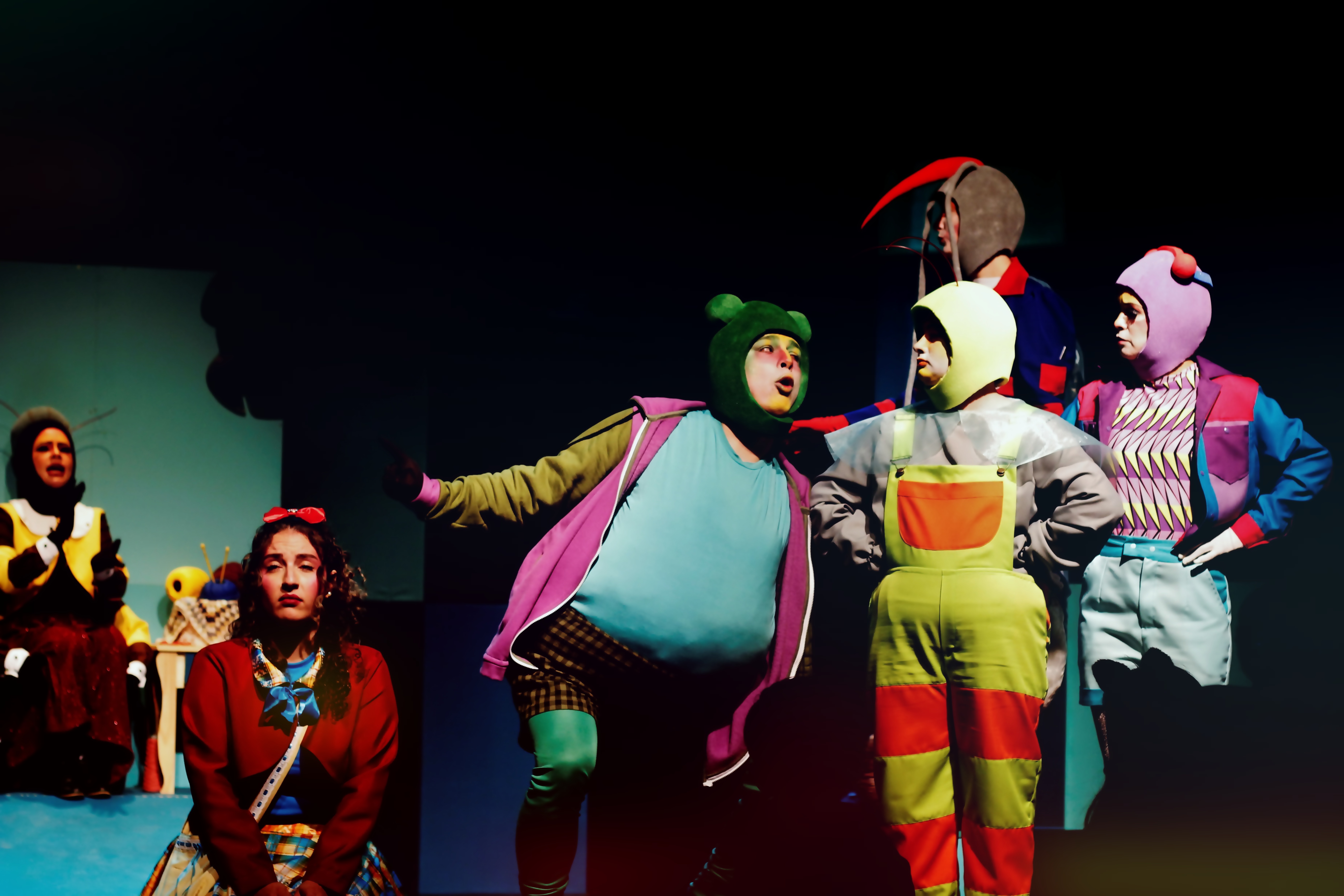 Premiado espetáculo infantil "Alumia" ilumina a programação do Fringe no Festival de Curitiba