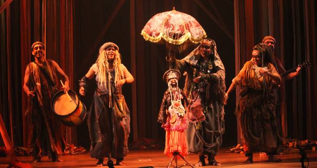 Em Busca do Coração da Terra celebra a infância e convida o público a ampliar o acesso de crianças ao teatro
