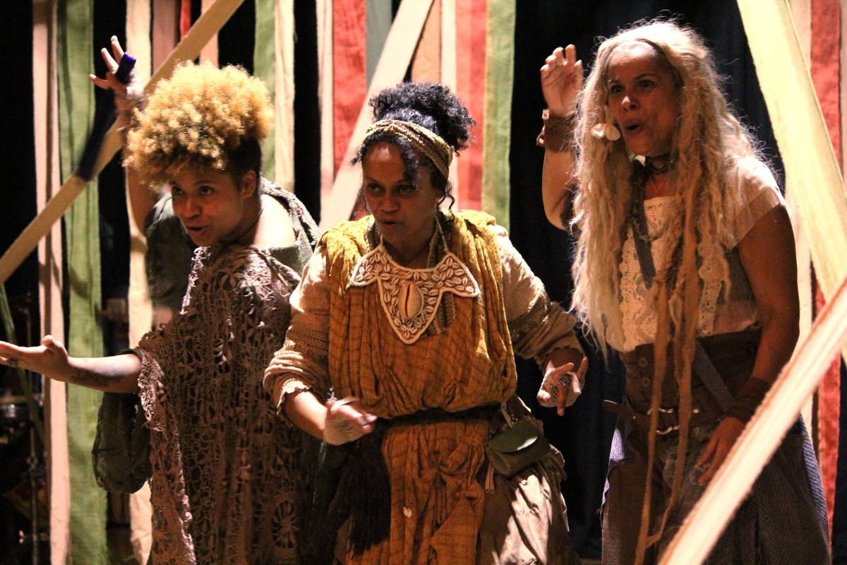 Girolê celebra 20 anos com o espetáculo “Em busca do coração da terra”, no Teatro Regina Vogue