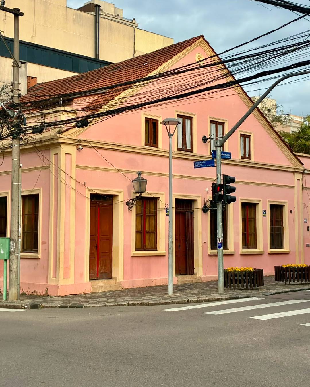 Rimon Guimarães apresenta oficina gratuita de lambe-lambe