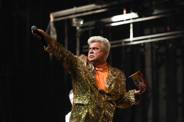 Abertura do 34º Festival de Curitiba terá Milton Cunha dirigindo 45 componentes das escolas de samba do Rio e bateria com Mestre Ciça